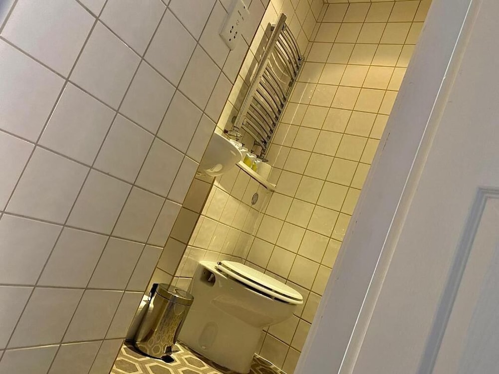 Grosvenor Place Guest House