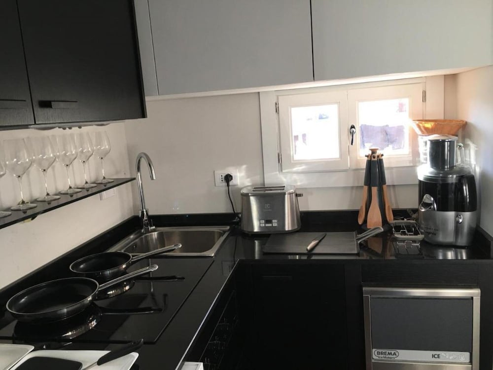 Roof Suite Rome Suitable for 6 Persons