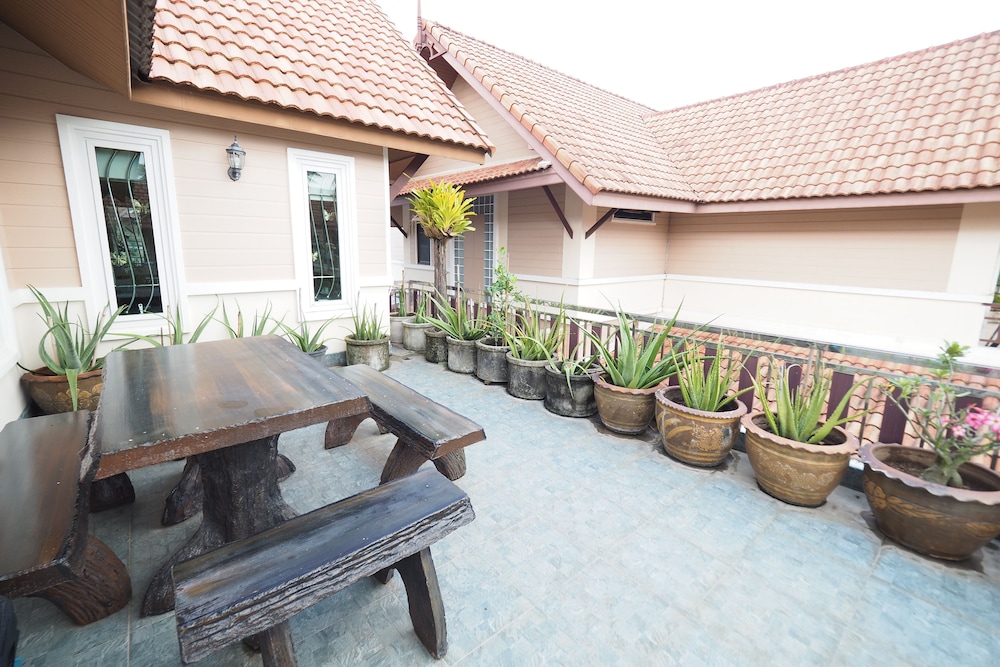 Lana Pool Villa