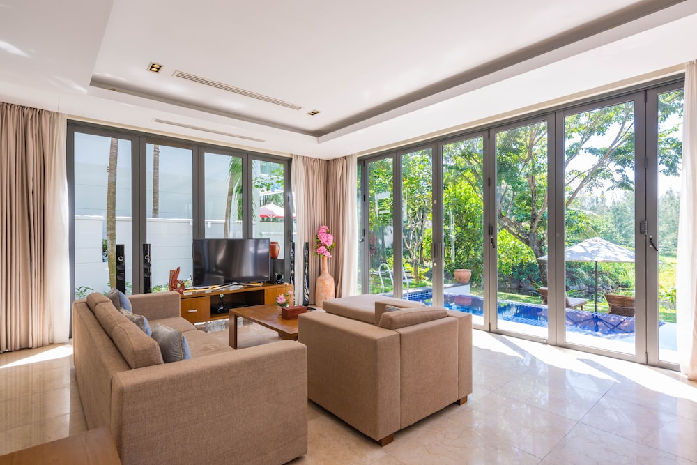 Ocean Villas Beach Resort