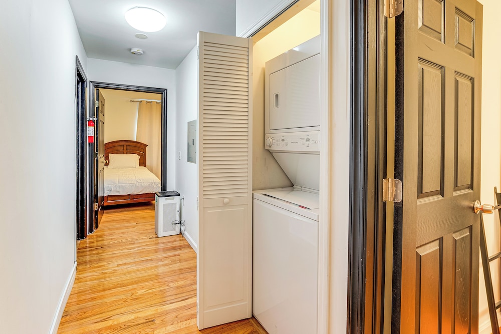 8 Mi to Nyc: Centrally Located Jersey City Apt!