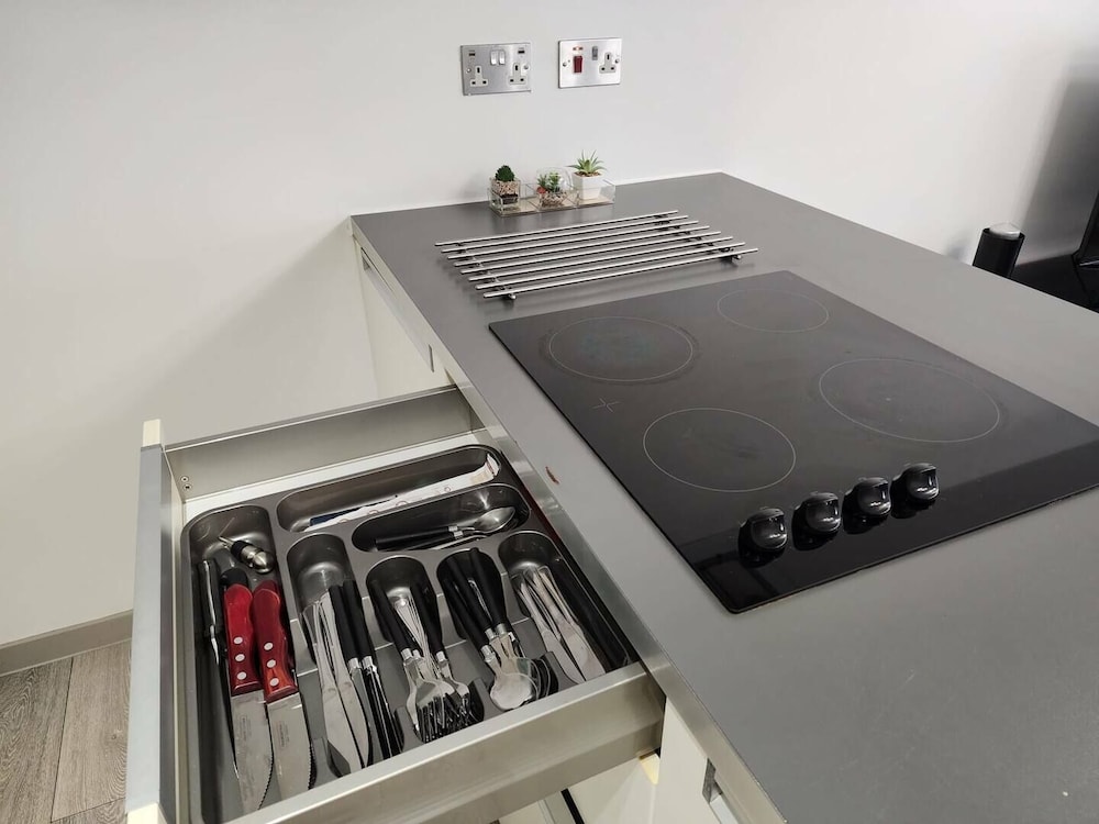 Horizon, 2-Bed Luxury Flat3 - GPM view 4