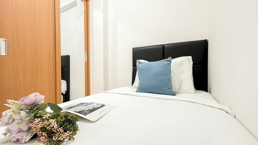 Minimalist 2Br Apartment At Podomoro Golf View