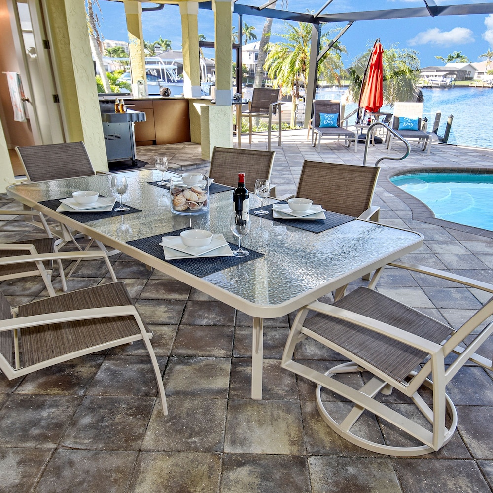 Rosegarden - Pool Spa and Perfect Water View