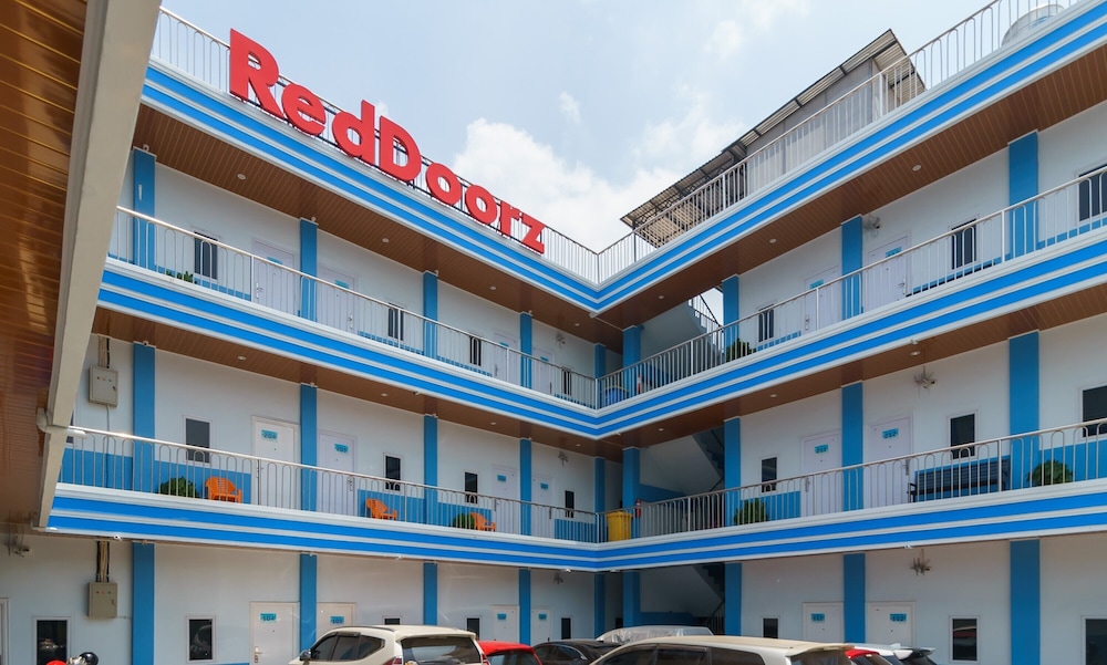 RedDoorz Plus near Palembang Icon Mall 2 view 4