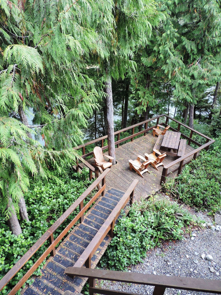 Wild Pacific Waterfront Cabins