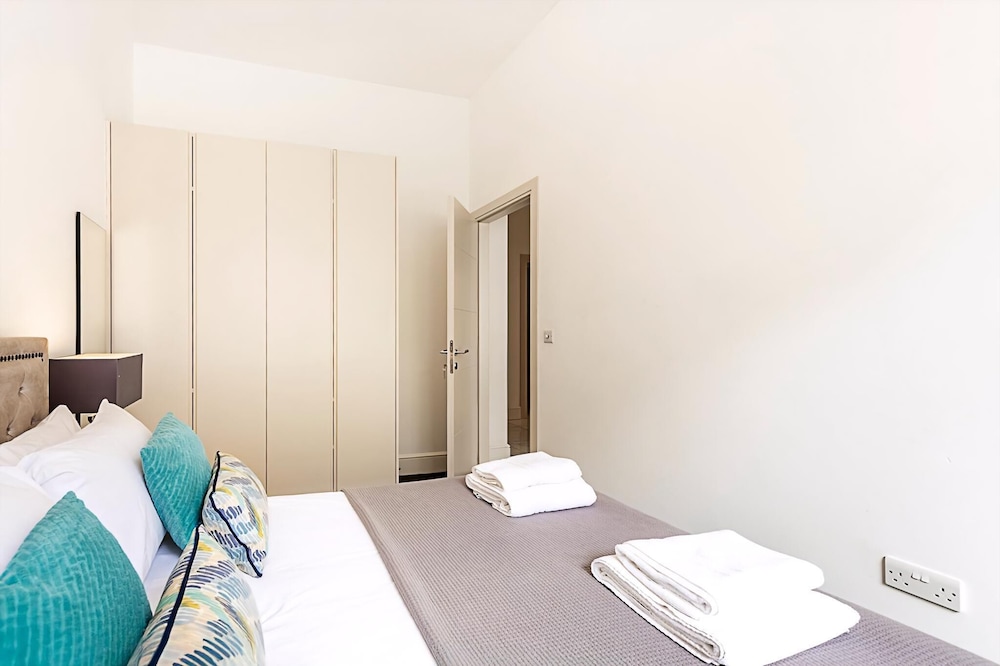 Stylish Two-bed Flat Near Oxford Circus
