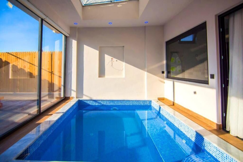 Exclusive Sheltered Villas