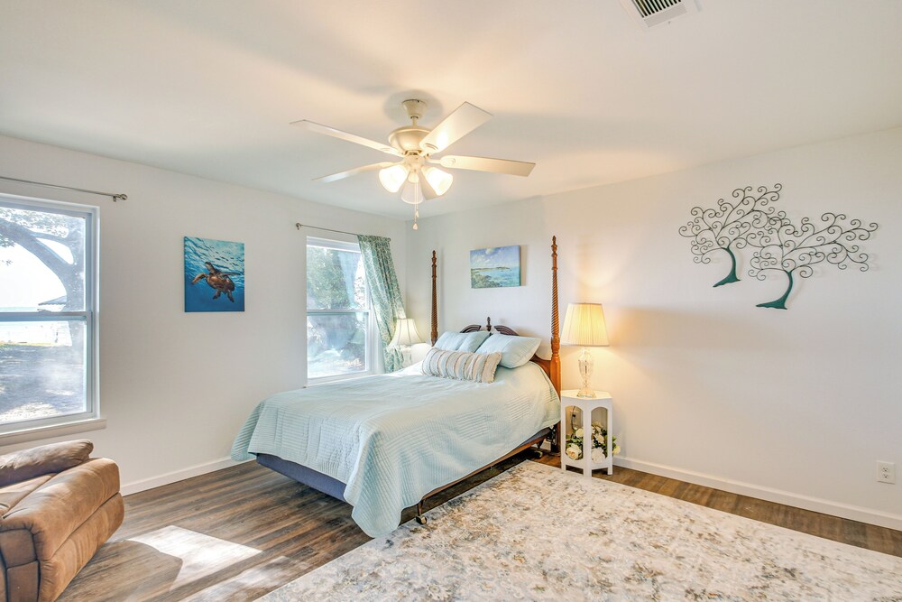 Private Patio & Hot Tub: Bayside Home in Pace!