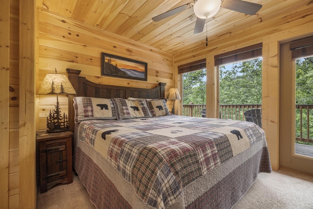 A Gathering Place - 3 Bedrooms, 3 Baths, Sleeps 8 3 Cabin by RedAwning view 4