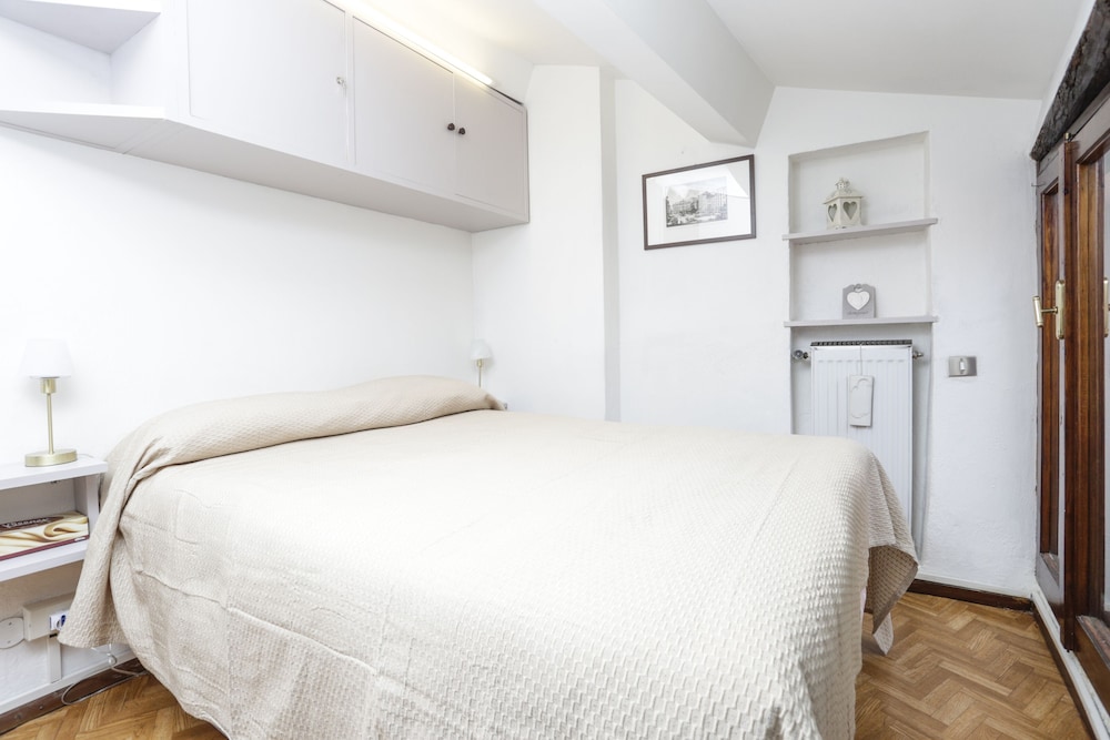 Wonder Romantic Nest