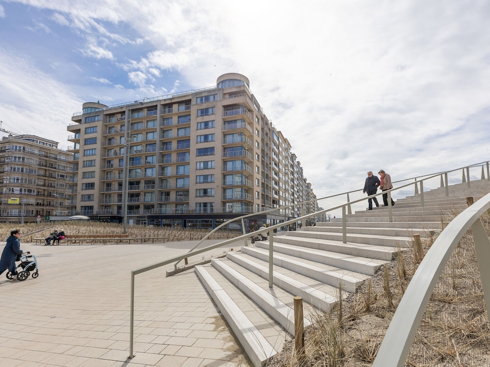 Apartment With Frontal Sea-views