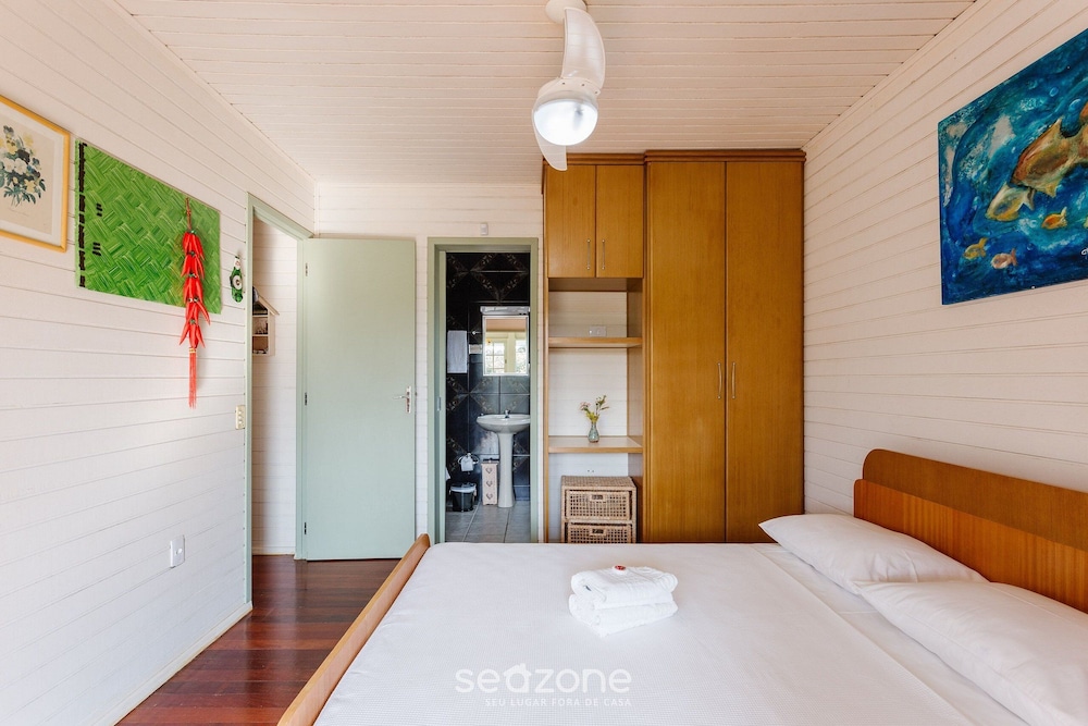 Pleasant Townhouse w/ BBQ 90m From the Sea Rdd657