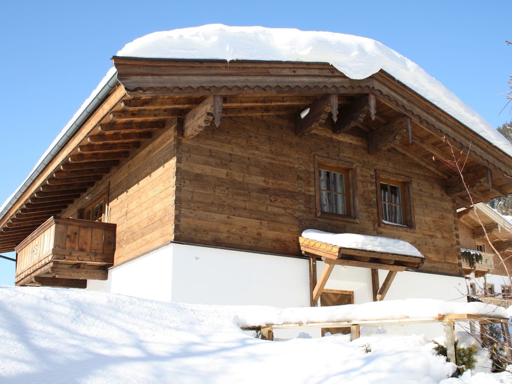 Cozy Feel Good Holiday Apartment in Leogang