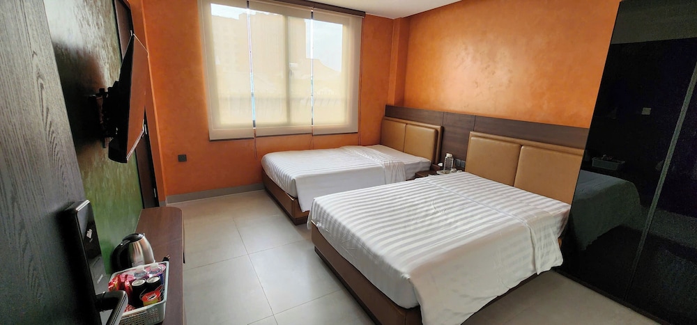 1995S HOSTEL