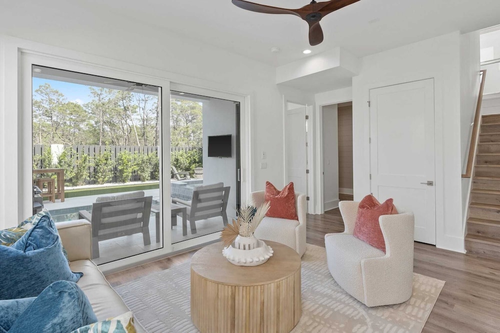 Pool, Hot Tub, Firepit, Walk to Beach Near Gulf Place