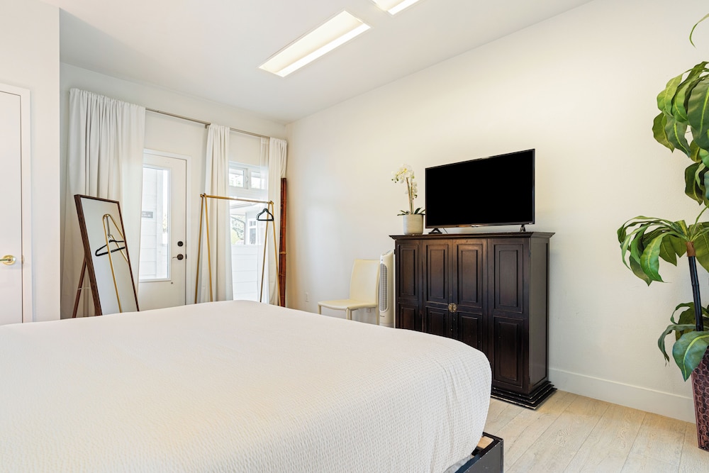The Cayucan Bungalows by AvantStay Pet-Friendly Getaway Steps from Cayucos State Beach