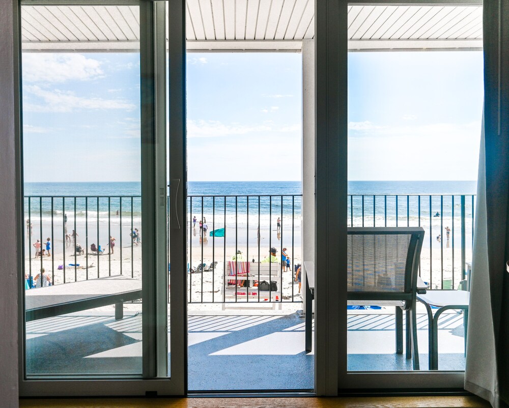Atlantic Oceanfront Hotel