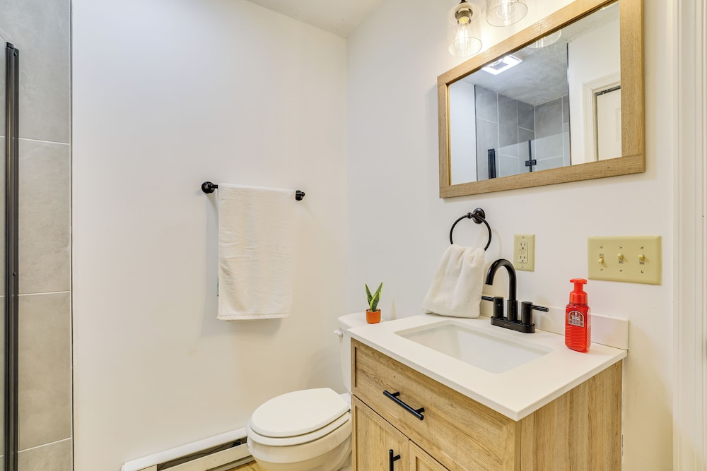 Ski, Hike, Swim & More: Pocono Farms Family Home