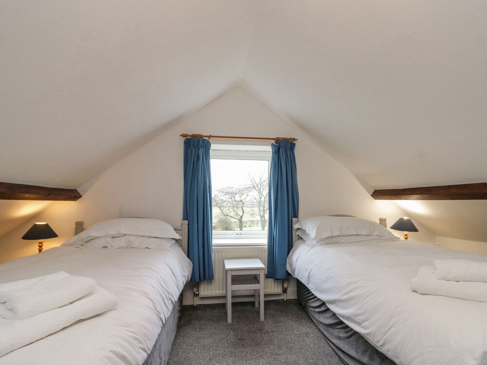Orchard Cottage view 4