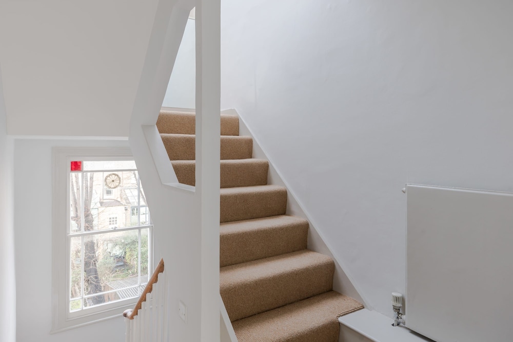 Light-filled Primrose Hill Rooftop Retreat