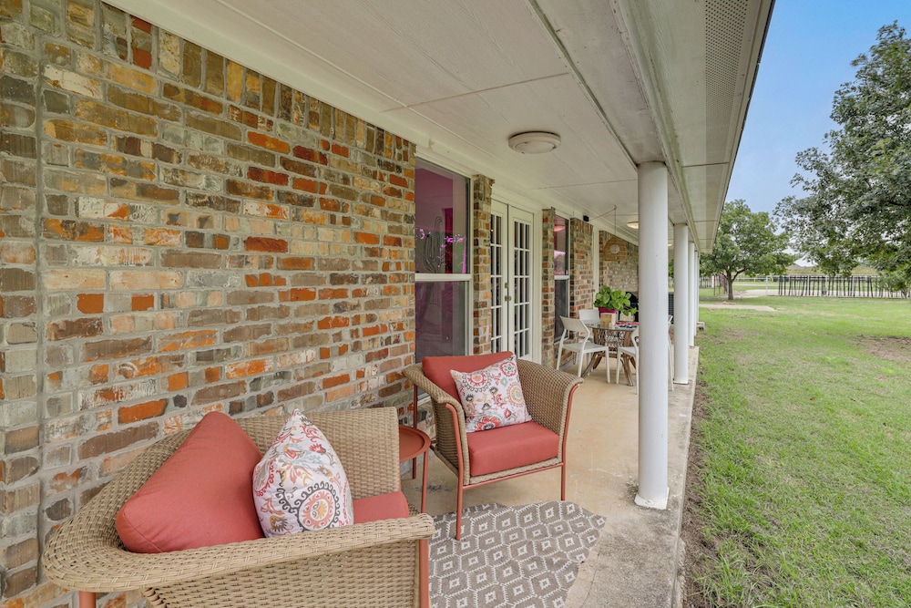 5 Acres! Countryside Getaway Outside Fort Worth