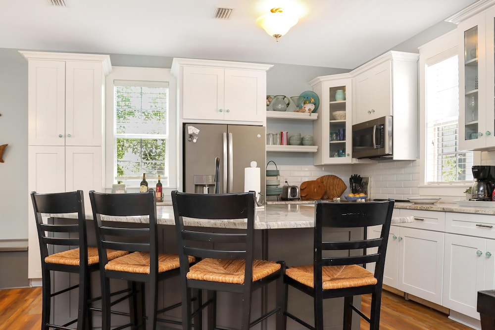 Barefoot Cottage B12 - Sea La Vie