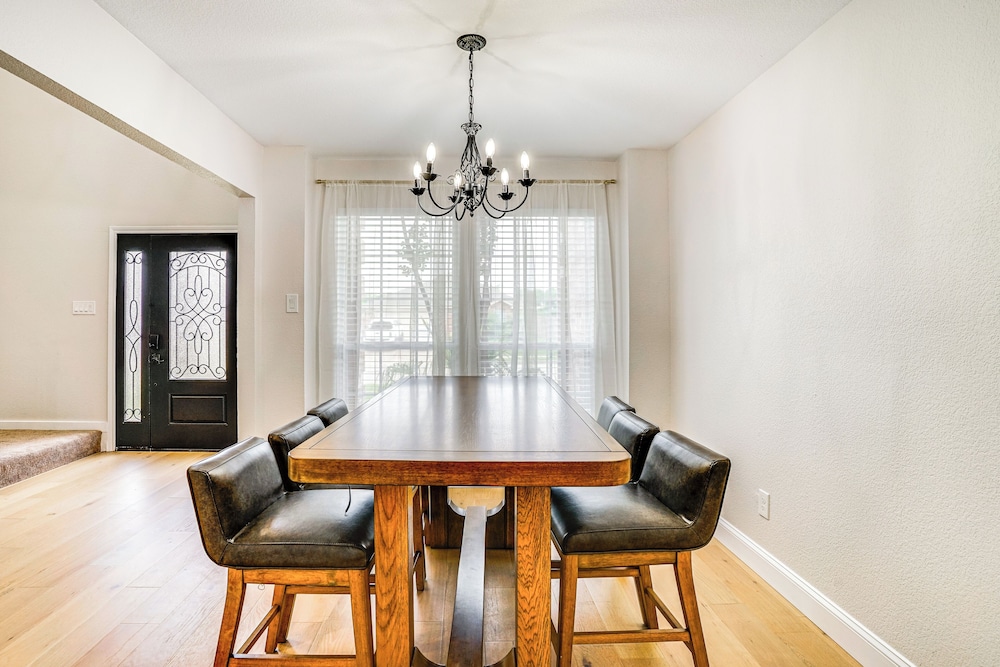 2 Mi to Old Town: Spacious Burleson Vacation Home