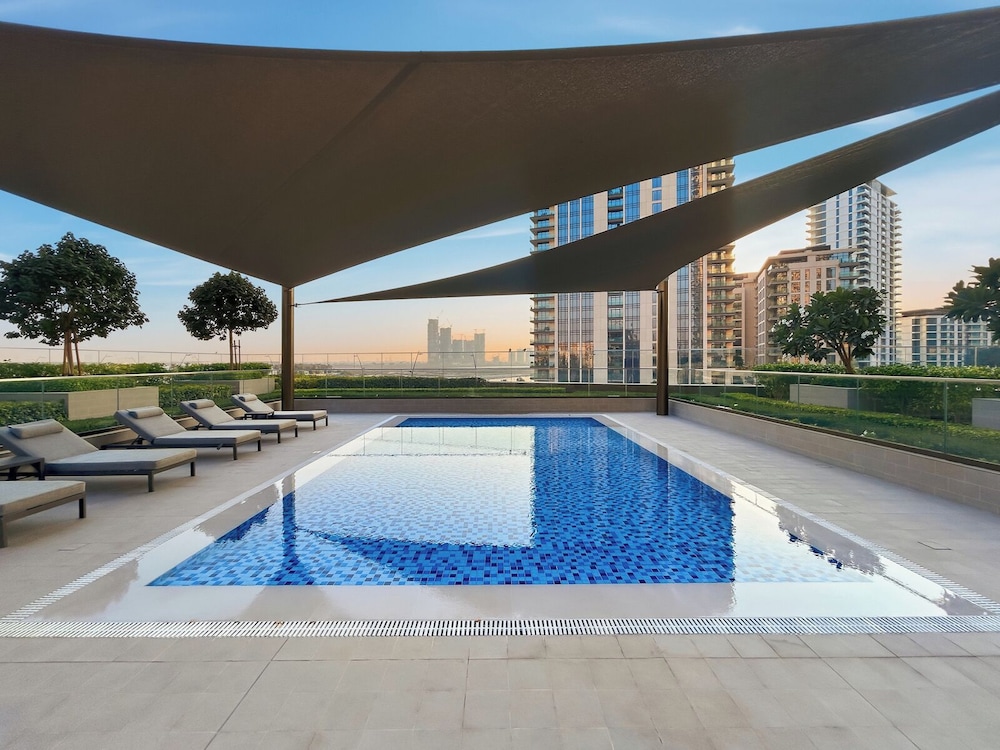 Serene 1BR Escape with Burj Khalifa View