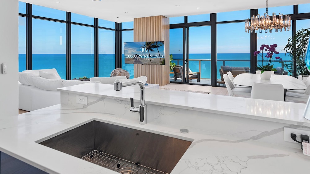 Luxury Vacation Rentals in South Beach by LRMB