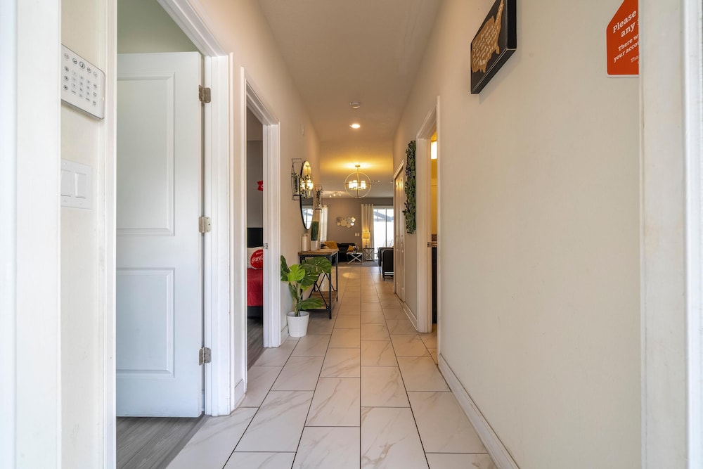 3085 TS - Opulent 5 BR Townhome Private Pool