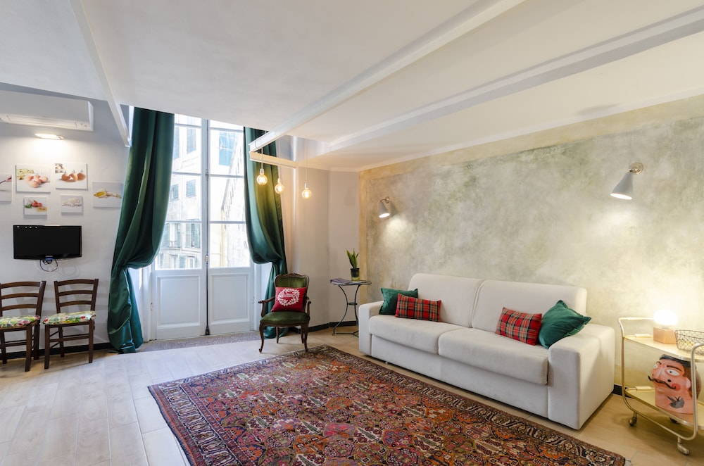 JOIVY Superb Flat Near Ch. Columbus' House view 5