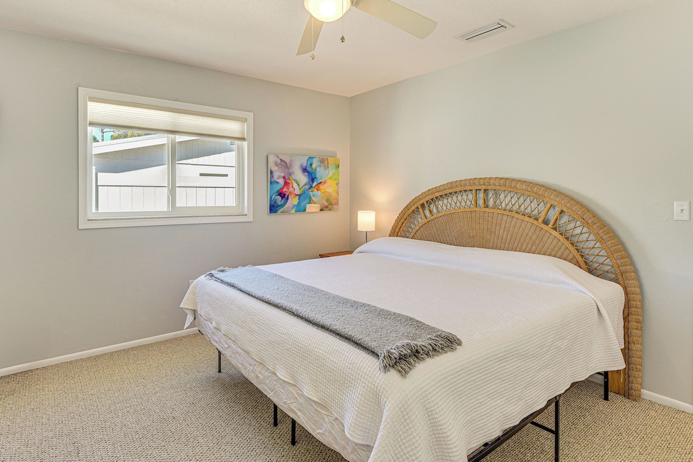 9 Mi to Coquina Beach: Home w/ Pool & BBQ