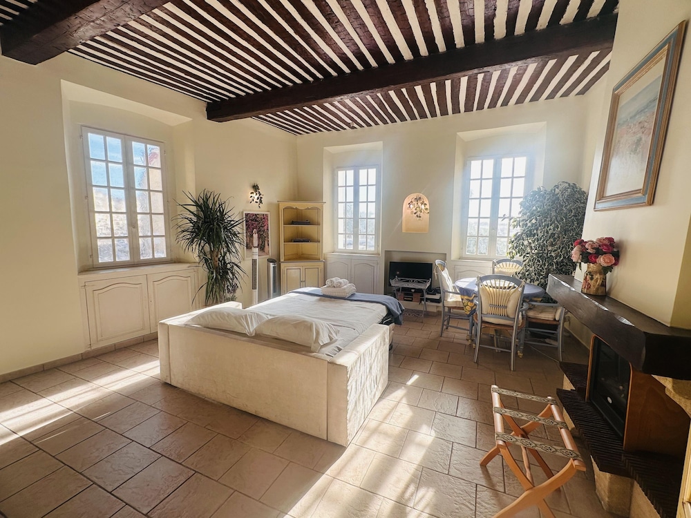 Very Charming Studio Apartment on Port in Cannes a Short Walk to Palais With Aircon and Internet - 411
