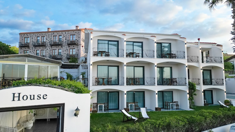 Cunda House Küçük Otel - Image 18