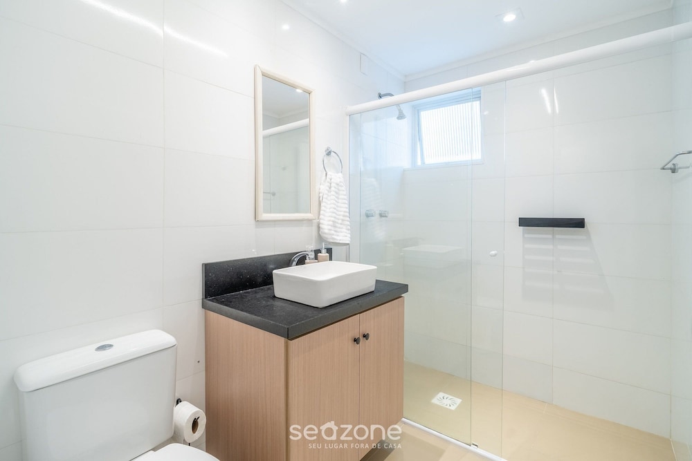 Apto 1Q and Self Check-in 400m from Beira Mar BMC1008