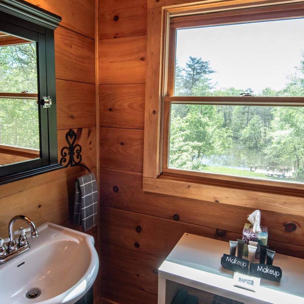 Eagle Lake Cabin Coalmont