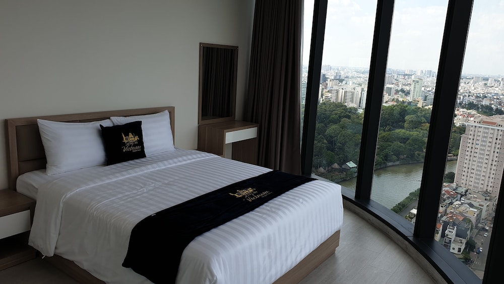 Stay In Vietnam Vinhomes Golden River