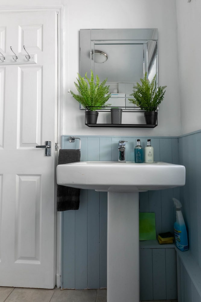 Stylish 2Bd Family Hideaway In Dover
