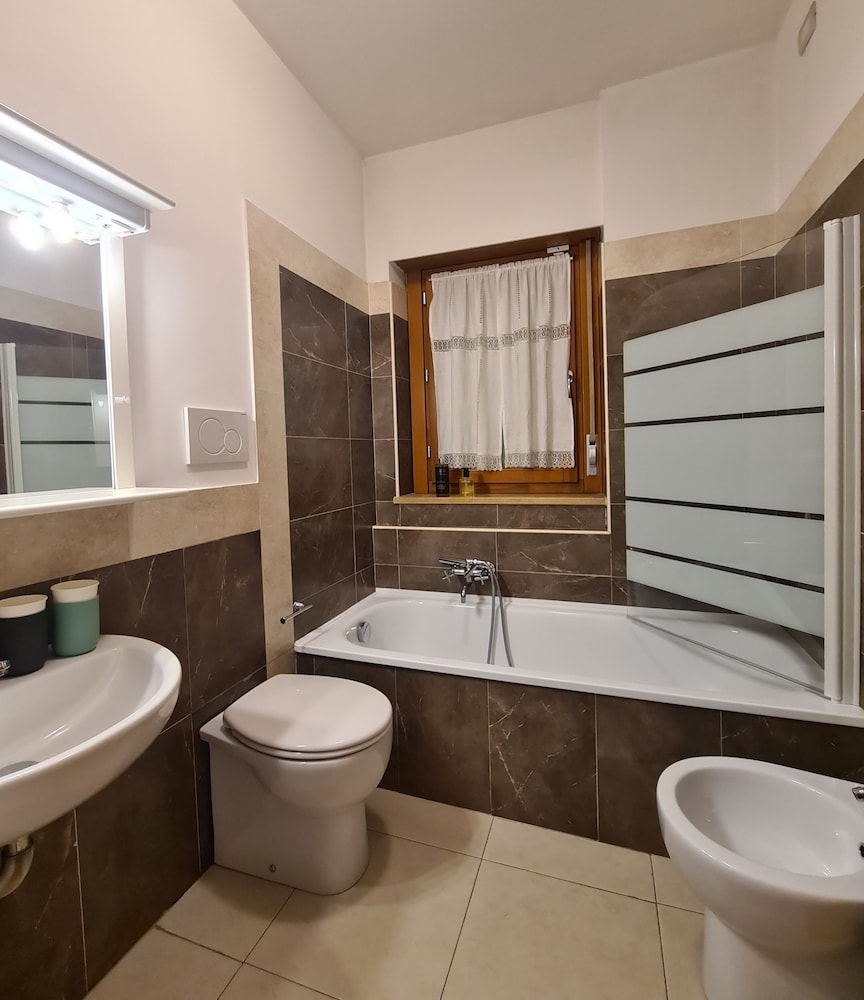 Rooms And Comfort Apartment