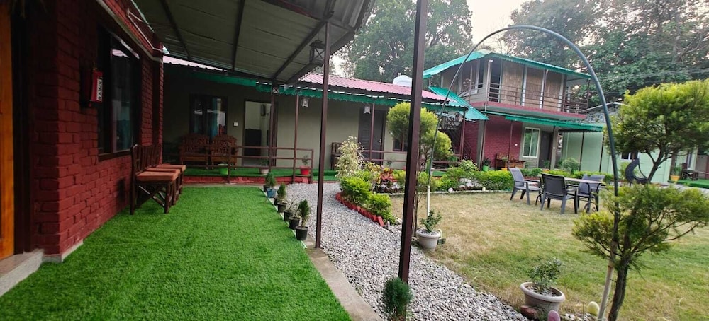 Corbett Sunrise India Homestay By Eiyuu Hotels