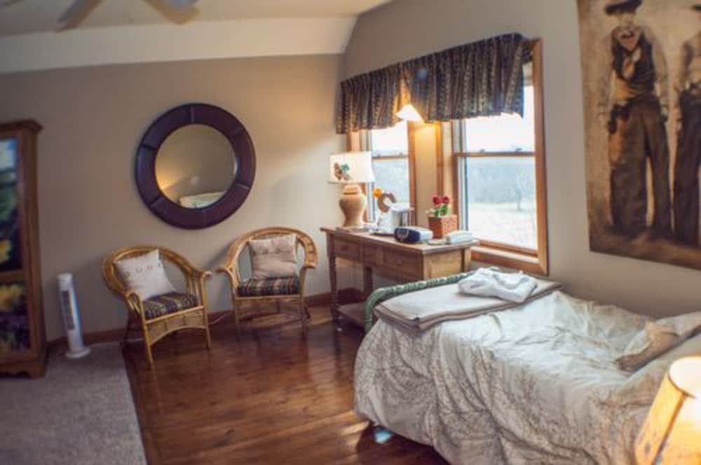 Lawrence Vacations - Circle S Ranch - Property Image 22