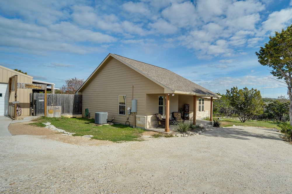 New Braunfels Home w/ Pool 2 Mi to Guadalupe River view 4