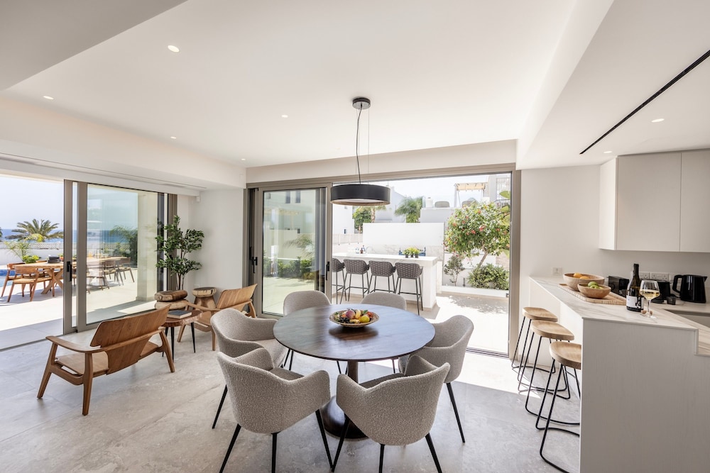 Protaras Beachfront Villla Mimosa