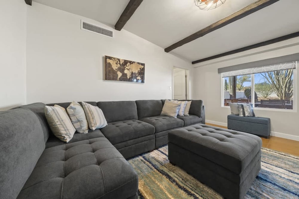 Panoramic Mountain Views Heated Pool 2 Kitchens