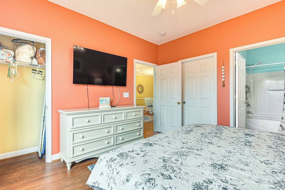 Golf Course Getaway w/ Views in North Myrtle Beach