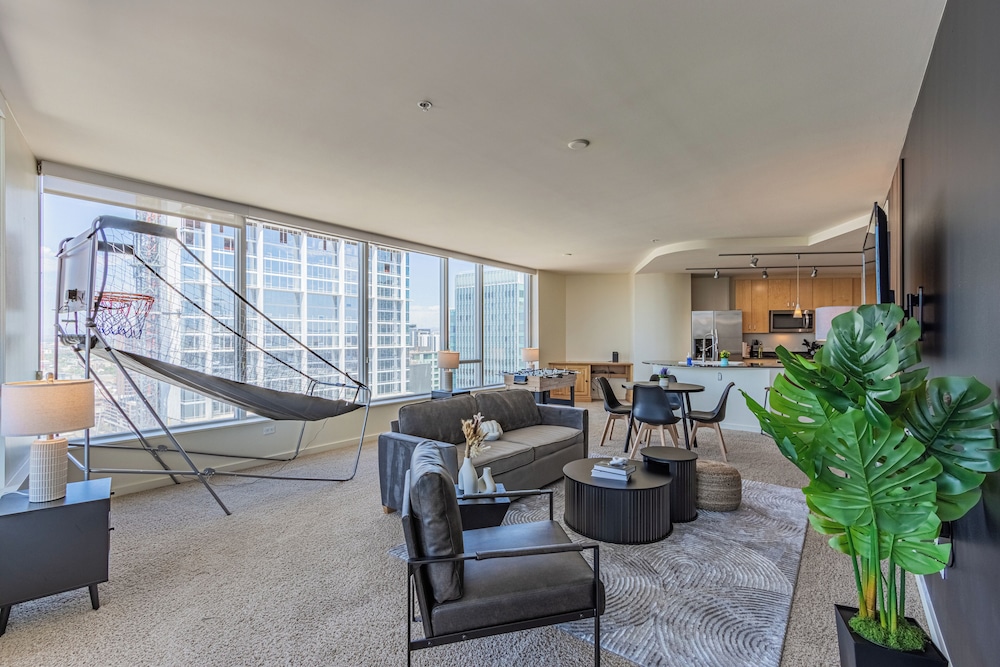 ROVE LIVING/KL - 44 Monroe