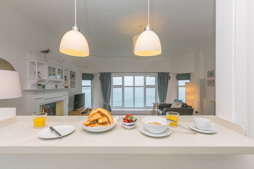 4 Pentowan Court