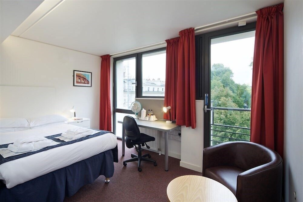 Imperial College London, Prince's Gardens - Hostel