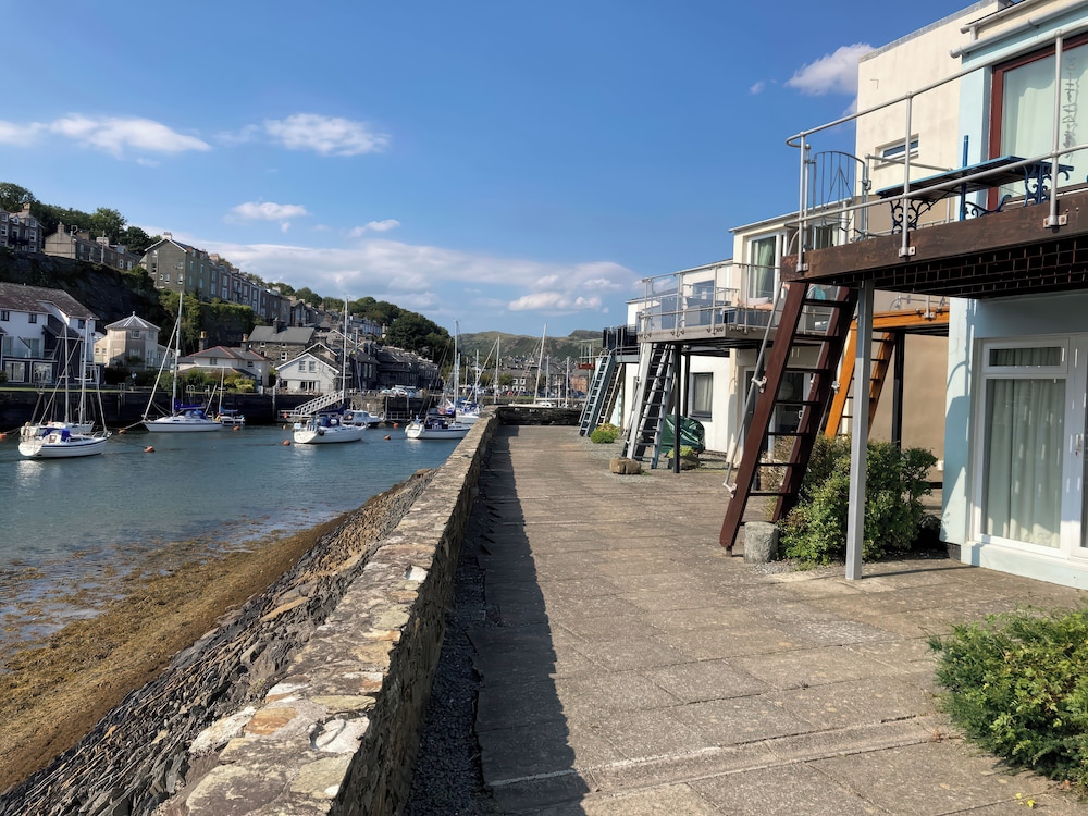 48A South Snowdon Wharf
